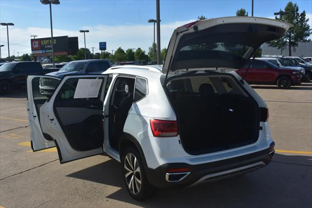 2024 Volkswagen Taos 1.5T SE