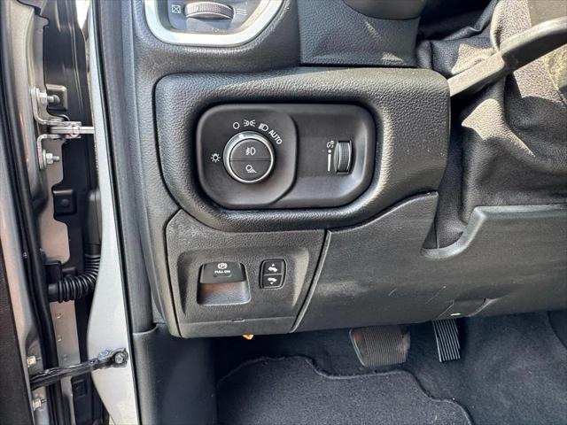2020 Ram 1500 Big Horn Crew Cab 4x4 5'7" Box