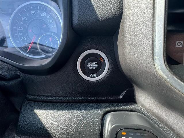2020 Ram 1500 Big Horn Crew Cab 4x4 5'7" Box