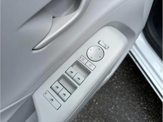 2024 Hyundai Kona EV SE