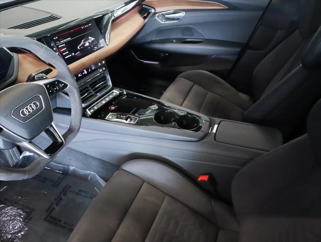 2024 Audi e-tron GT Prestige quattro