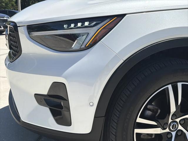 2023 Volvo XC40 B4 Plus Dark Theme