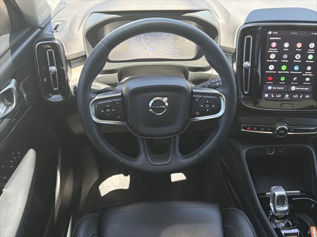 2023 Volvo XC40 B4 Plus Dark Theme