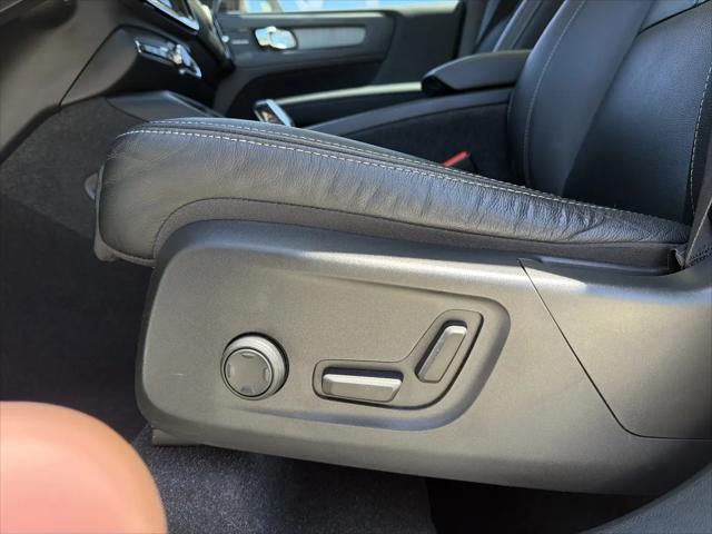 2023 Volvo XC40 B4 Plus Dark Theme