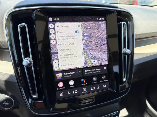 2023 Volvo XC40 B4 Plus Dark Theme