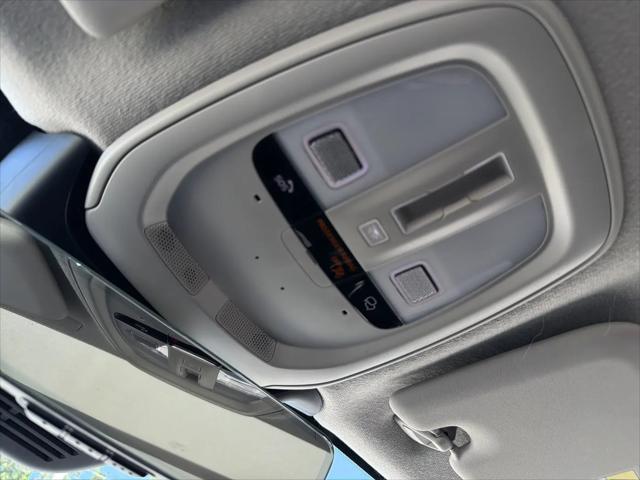 2023 Volvo XC40 B4 Plus Dark Theme
