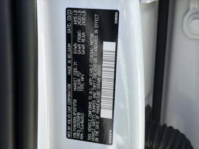 2023 Volvo XC40 B4 Plus Dark Theme