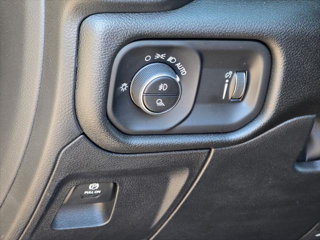 2026 Ram 1500 Warlock Crew Cab 4x4 5'7" Box