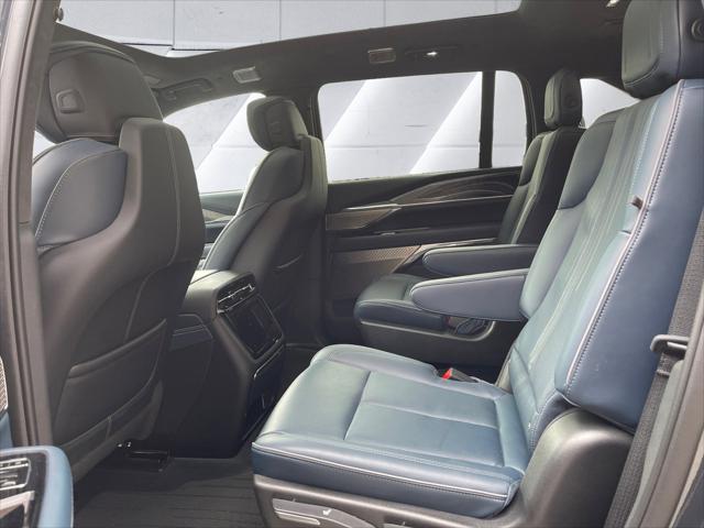 2025 Cadillac Escalade Luxury 2 AWD