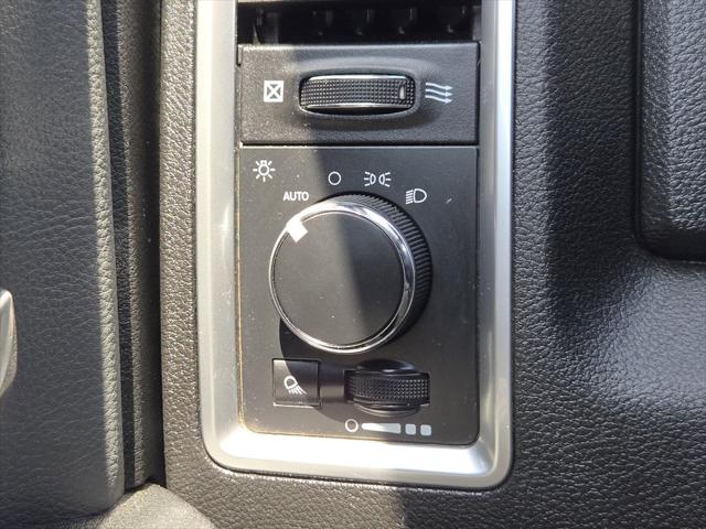 2023 Ram 1500 Classic SLT Crew Cab 4x4 5'7" Box