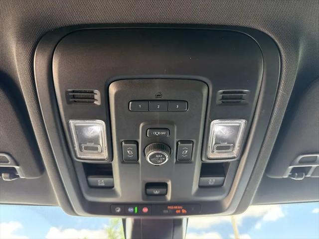 2022 GMC Yukon 2WD SLT