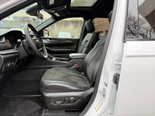 2025 Jeep Grand Cherokee Altitude X 4x4
