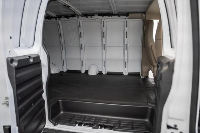 2026 Chevrolet Express Cargo Van 2500 Extended Wheelbase, WT, RWD