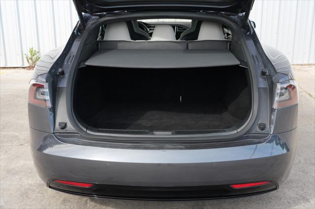 2016 Tesla Model S 90D