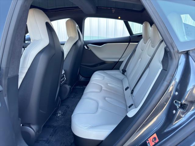 2016 Tesla Model S 90D