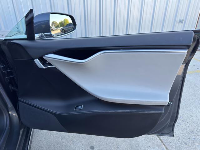 2016 Tesla Model S 90D