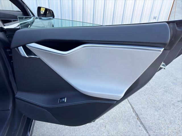 2016 Tesla Model S 90D