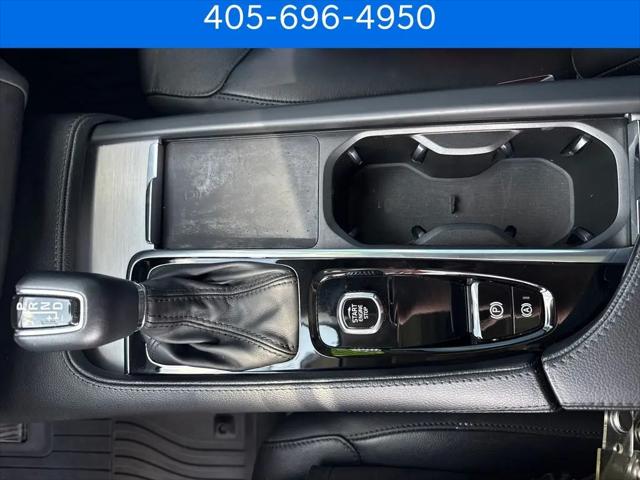 2022 Volvo XC90 T5 Momentum 7 Passenger