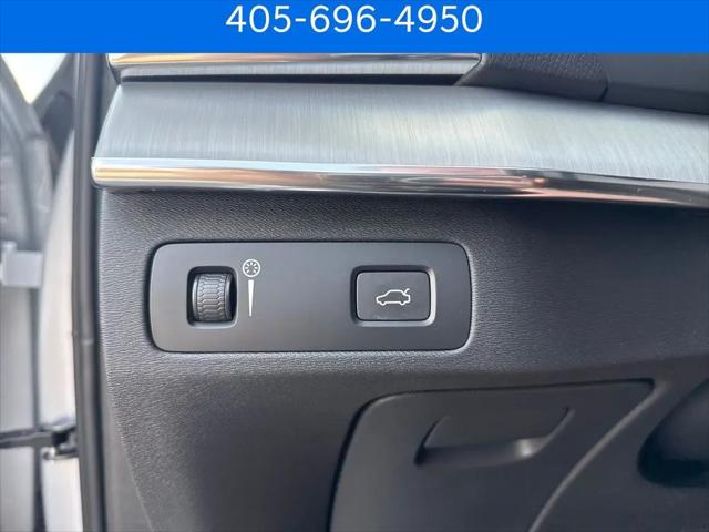 2022 Volvo XC90 T5 Momentum 7 Passenger