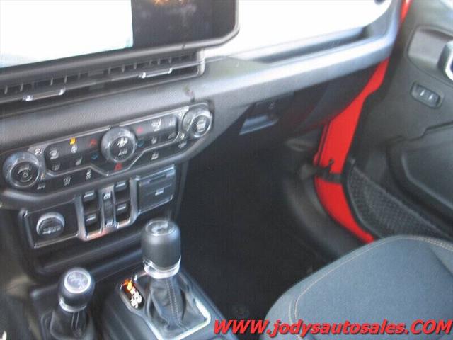 2025 Jeep Wrangler 4-Door Summit 4x4