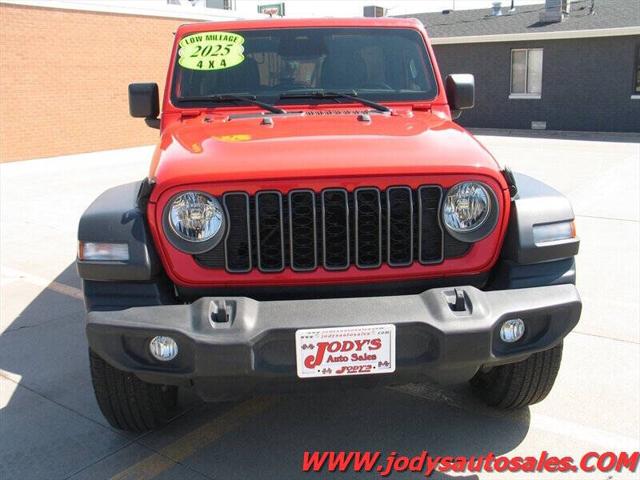 2025 Jeep Wrangler 4-Door Summit 4x4