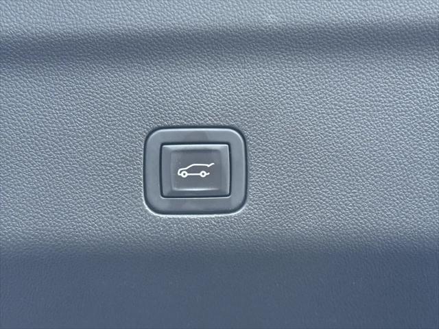 2023 Chevrolet Suburban 4WD Premier