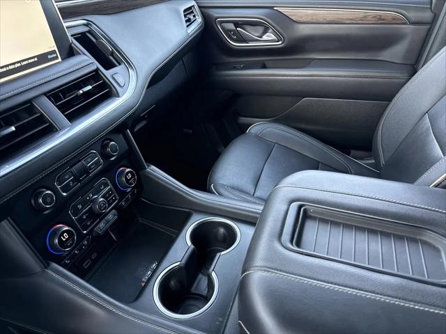 2023 Chevrolet Suburban 4WD Premier