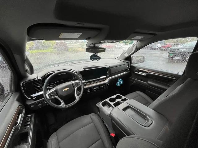 2022 Chevrolet Silverado 1500 4WD Crew Cab Standard Bed LT