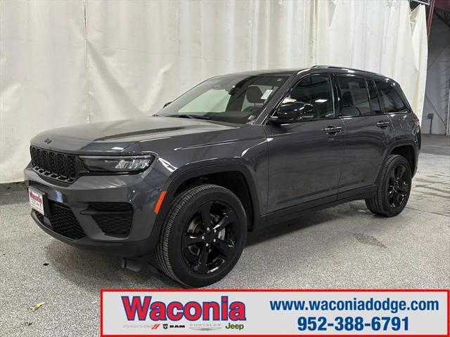 2023 Jeep Grand Cherokee Altitude 4x4 for sale in Waconia, MN