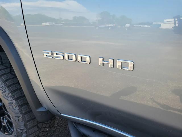 2026 Chevrolet Silverado 2500HD Crew Cab, Standard Bed, XR2, 4WD