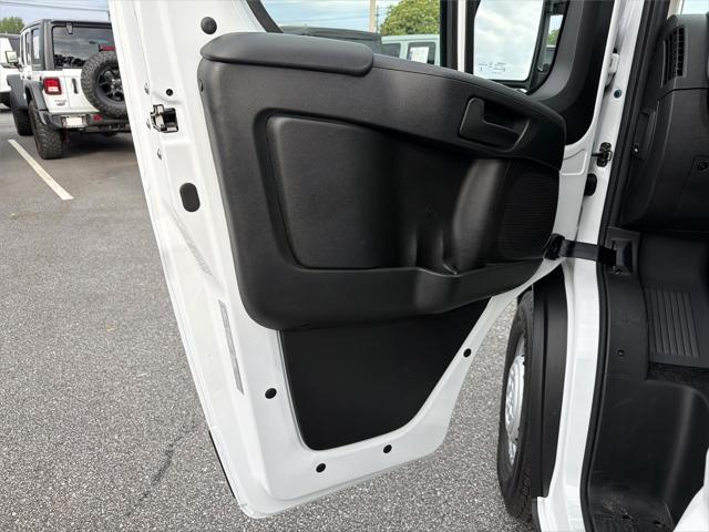 2025 Ram ProMaster Cargo Van Tradesman Super High Roof 159" WB EXT w/Pass Seat