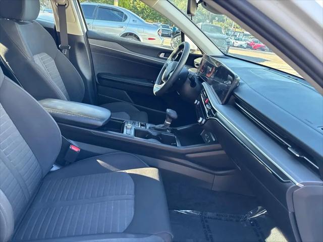 2025 Kia K5 LXS