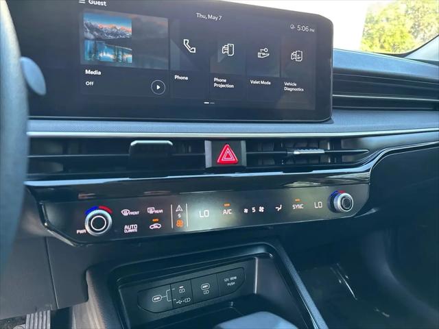 2025 Kia K5 LXS