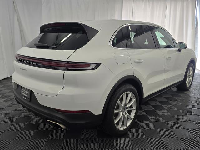 2024 Porsche Cayenne Unknown
