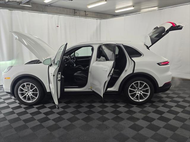 2024 Porsche Cayenne Unknown