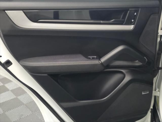 2024 Porsche Cayenne Unknown