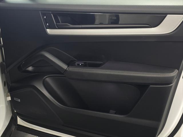 2024 Porsche Cayenne Unknown