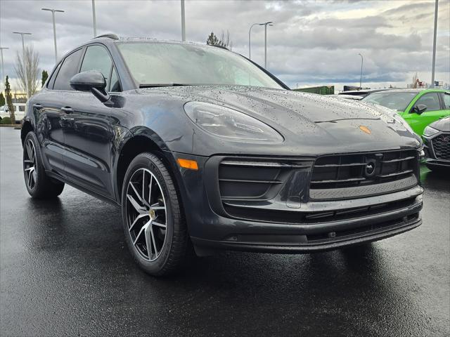 2025 Porsche Macan Base
