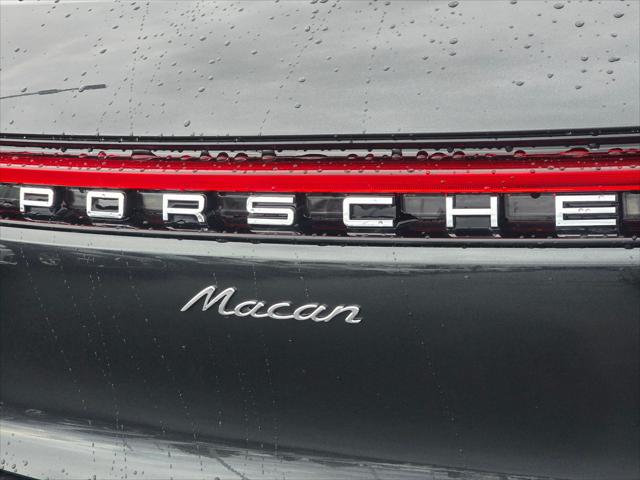 2025 Porsche Macan Base