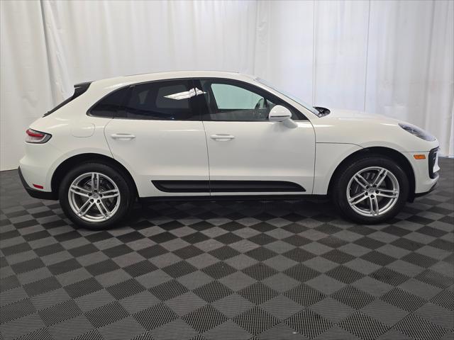 2024 Porsche Macan Unknown