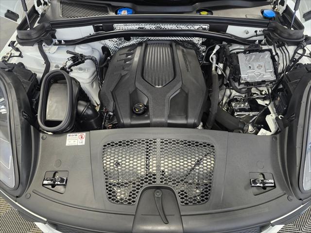 2024 Porsche Macan Unknown