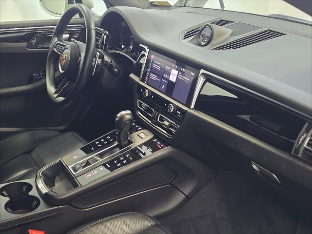 2024 Porsche Macan Unknown