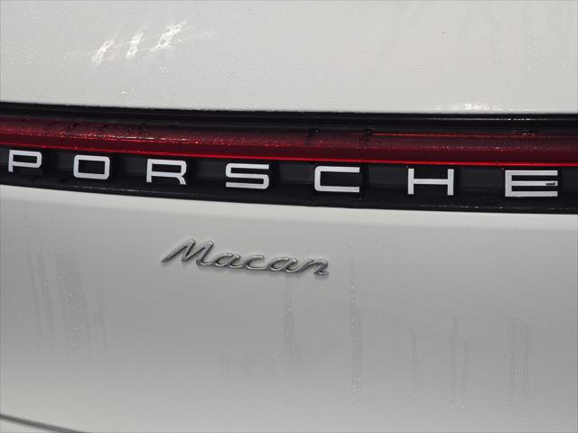 2024 Porsche Macan Unknown