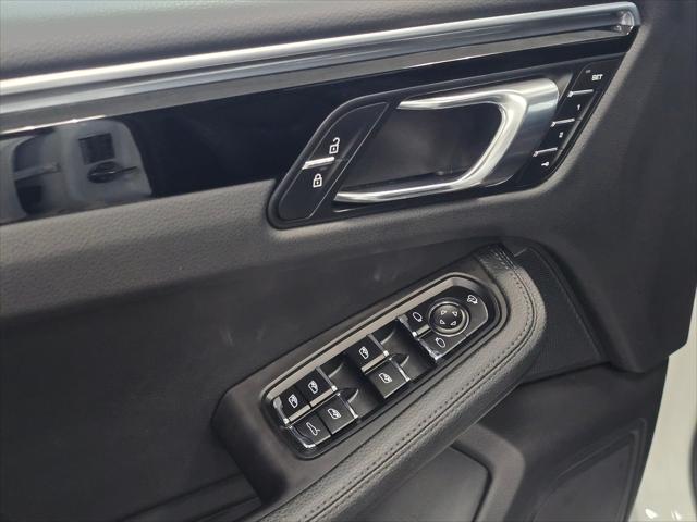 2024 Porsche Macan Unknown