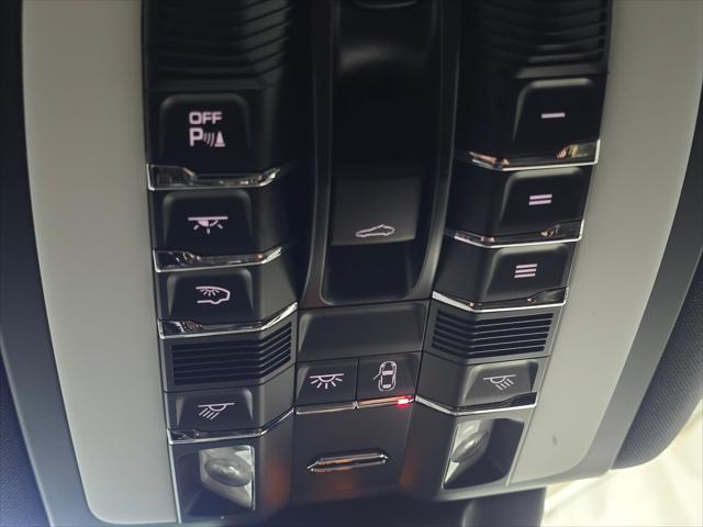 2024 Porsche Macan Unknown