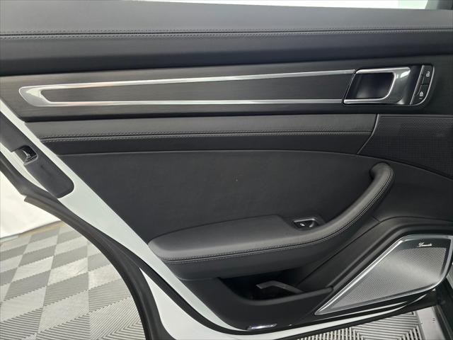 2023 Porsche Panamera GTS