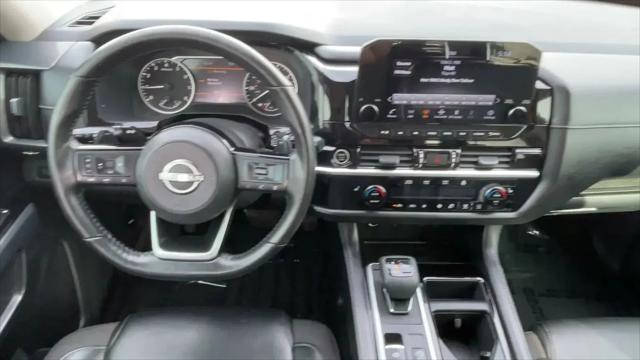 2023 Nissan Pathfinder SL 4WD