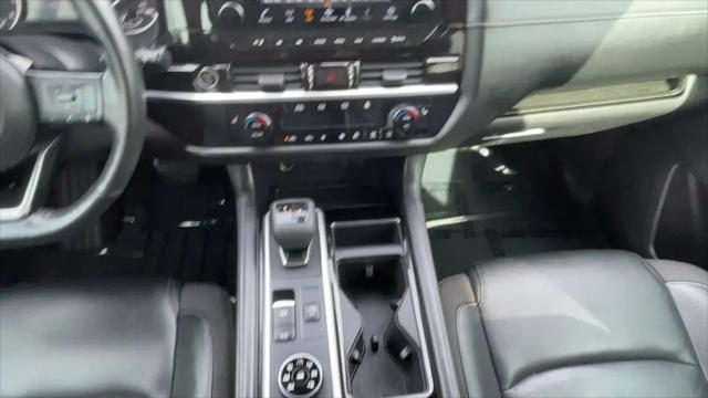 2023 Nissan Pathfinder SL 4WD