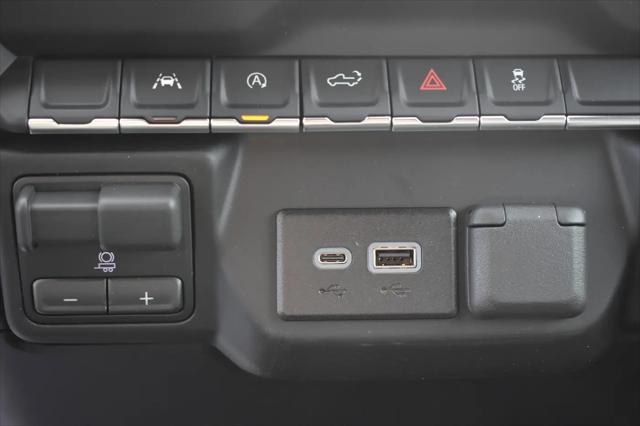 2026 Chevrolet Silverado 1500 4WD Crew Cab Short Bed Custom