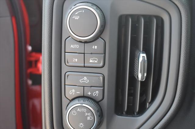 2026 Chevrolet Silverado 1500 4WD Crew Cab Short Bed Custom